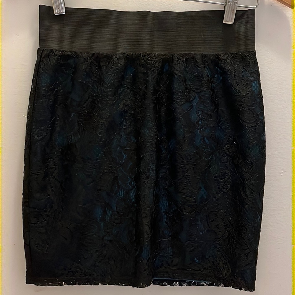 Forever 21 high waist lace skirt size small